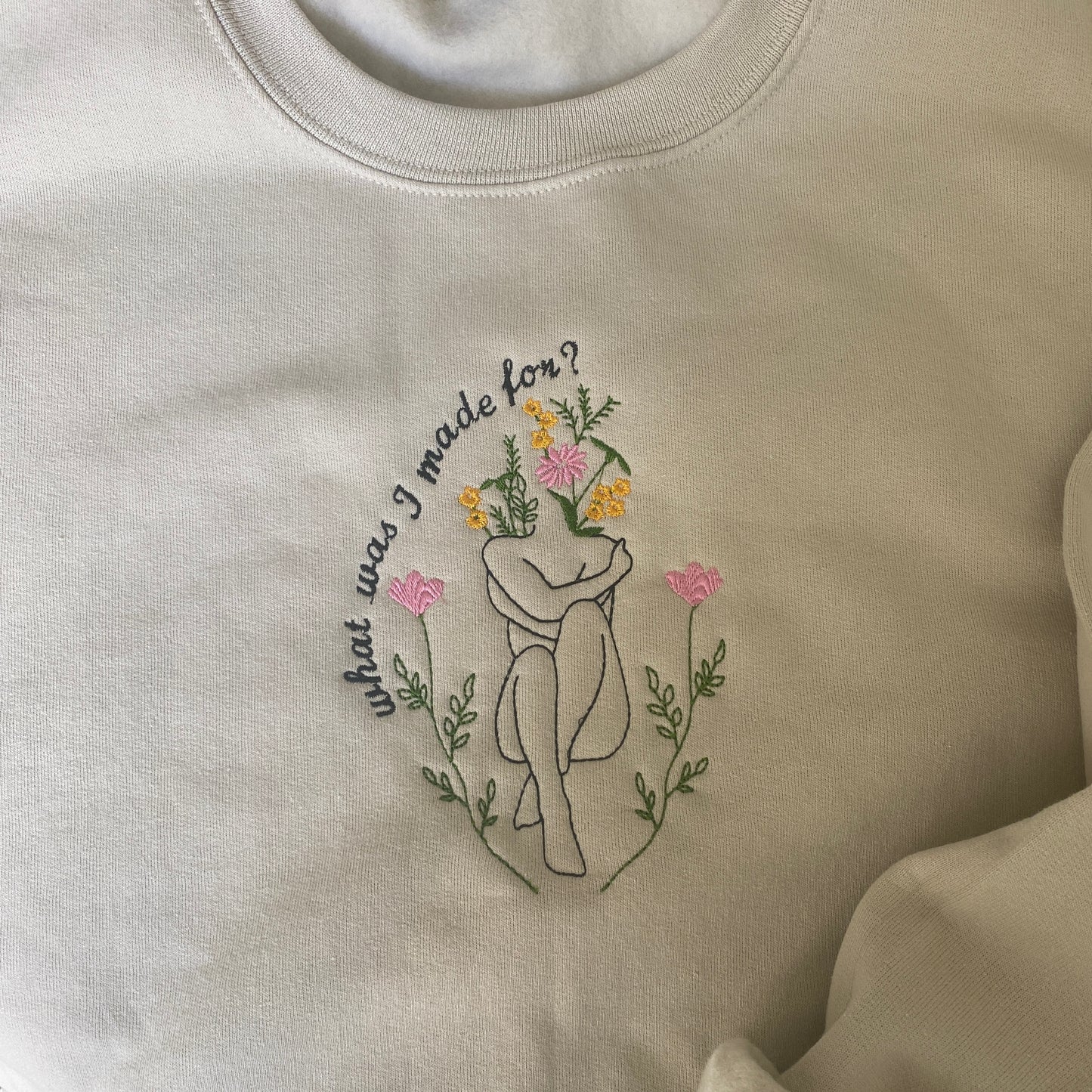 Fine Line Body Flower Embroidered Sweatshirt