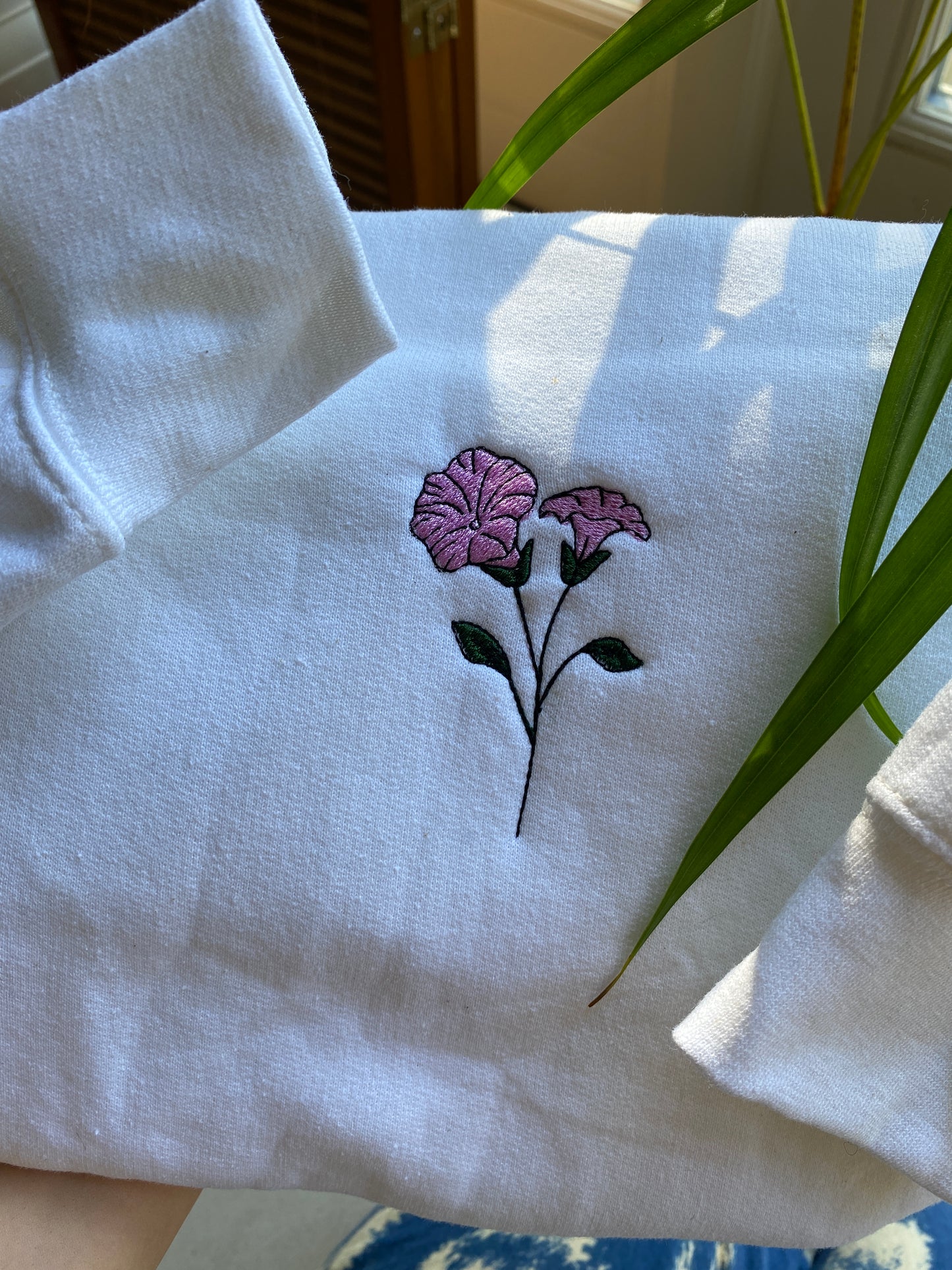 Birth flower Embroidered sweatshirt